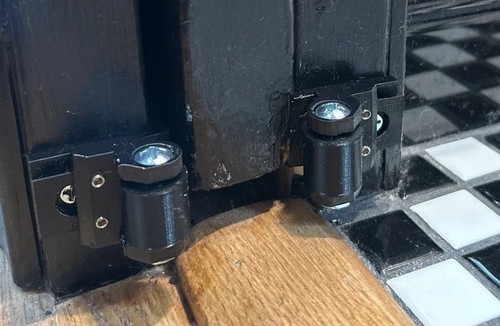 The adjustable pocket - pocket, door
